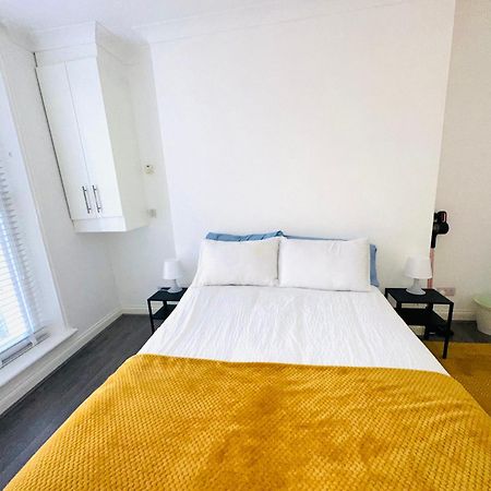 A Modern 2 Bedroom Seaside Apartment Гастингс Экстерьер фото
